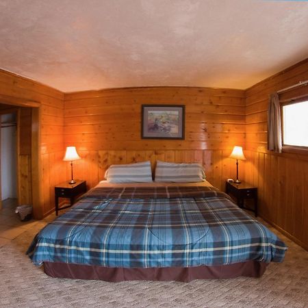 Yellowstone Holiday Motel West Yellowstone Ngoại thất bức ảnh