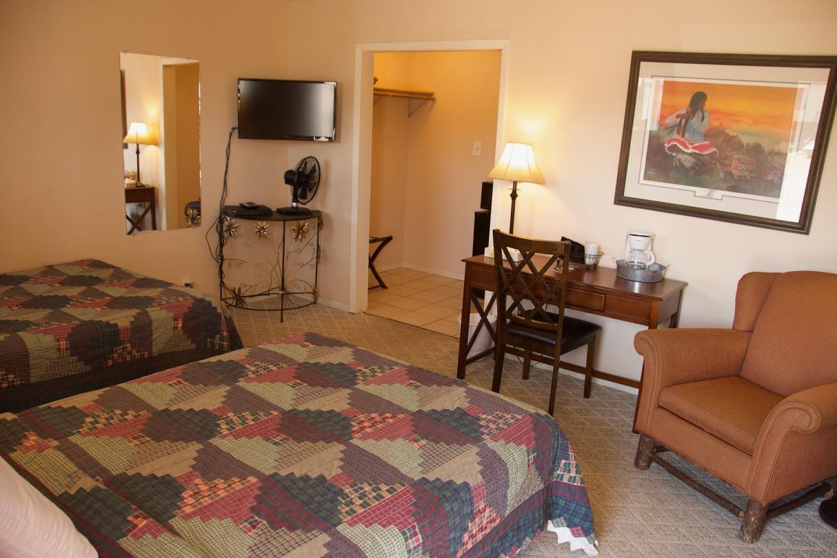 Yellowstone Holiday Motel West Yellowstone Ngoại thất bức ảnh