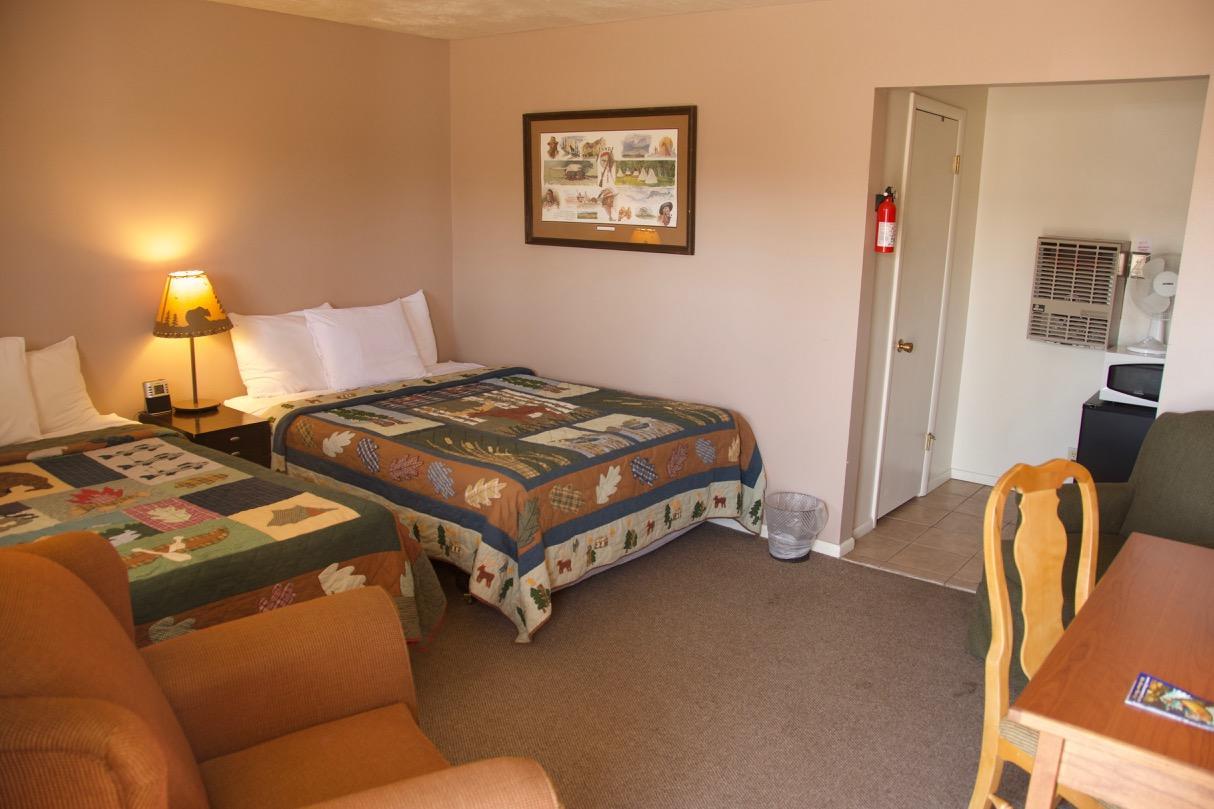 Yellowstone Holiday Motel West Yellowstone Ngoại thất bức ảnh