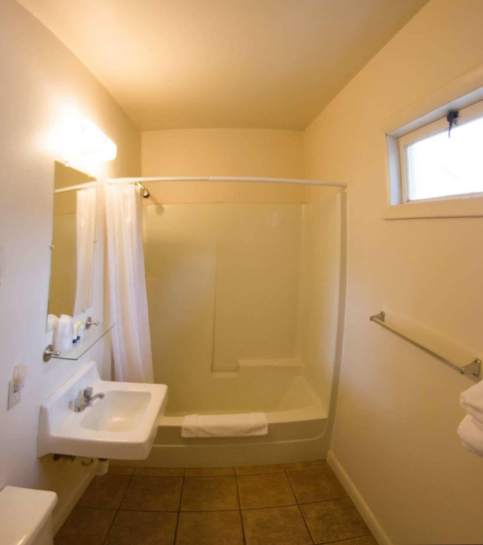Yellowstone Holiday Motel West Yellowstone Ngoại thất bức ảnh